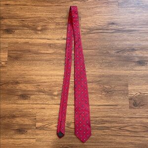 Elegant Red Patterned Tie by Brooks Brothers